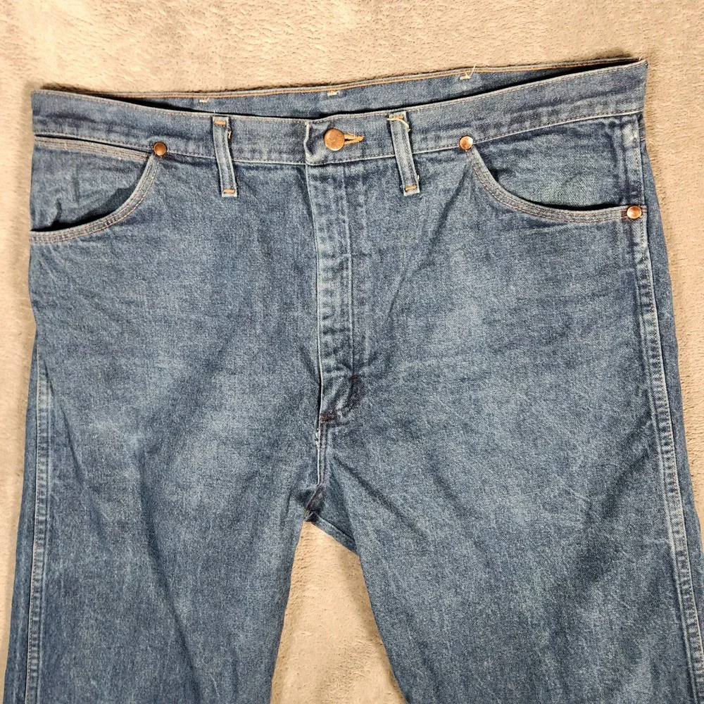 Vintage Wrangler Jeans Men's 40X32 Blue Excellent 13MWZ Cowboy Cut Made in USA - Picture 5 of 11